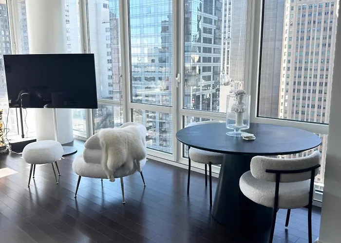 Chic Skyline 1Br Retreat
